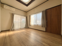 【洋室】 | 古賀市谷山中古戸建 | 「必要なものを必要な分だけ」というミニマルで洗練されたライフスタイルを叶える一軒です。