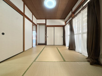 【和室】 | 古賀市谷山中古戸建 | アンティーク家具や古道具との相性も抜群で、自分好みのこだわりの空間作りを楽しめます。