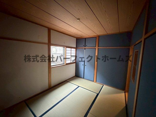 池田1丁目戸建　賃貸の和室|和室、ちょっとしたくつろぎスペースにいかがでしょうか