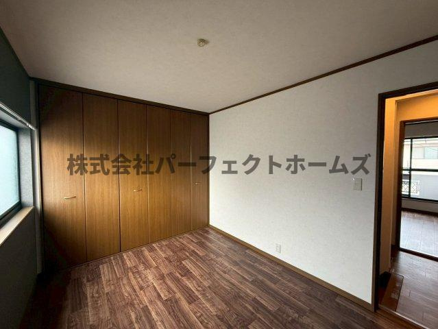 池田1丁目戸建　賃貸の洋室|落ち着いた色調の洋室です