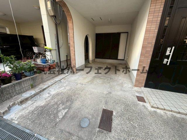 池田1丁目戸建　賃貸の駐車場|駐車場があります