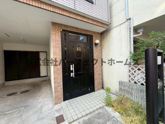 池田1丁目戸建　賃貸のエントランス|清潔なエントランスです