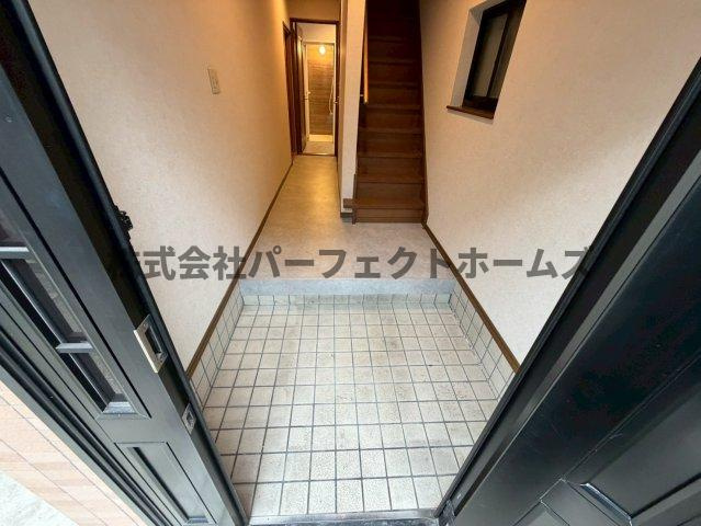 池田1丁目戸建　賃貸の玄関|きれいな玄関です