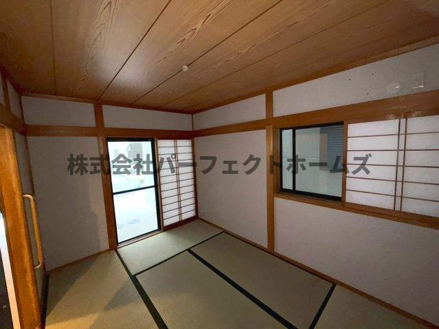 池田1丁目戸建　賃貸の和室|明るい和室です