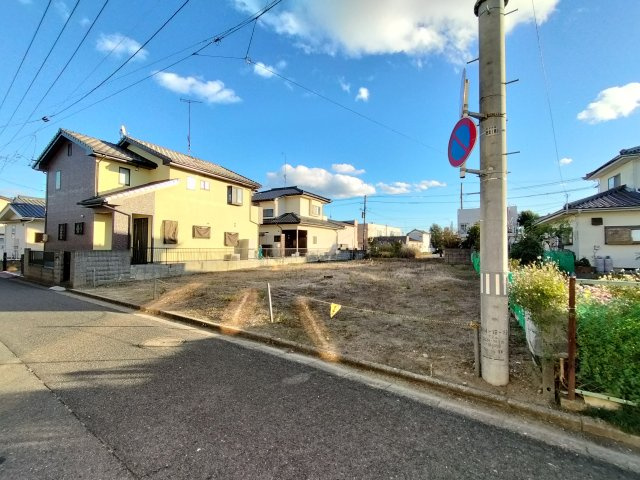 いわき市小名浜西町　売地の前面道路含む現地写真