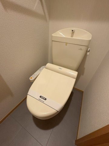 Manoir（マノアールワン）Ⅰのトイレ|清潔感のあるトイレです