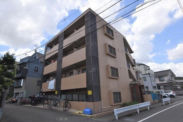 イジェント生田の外観