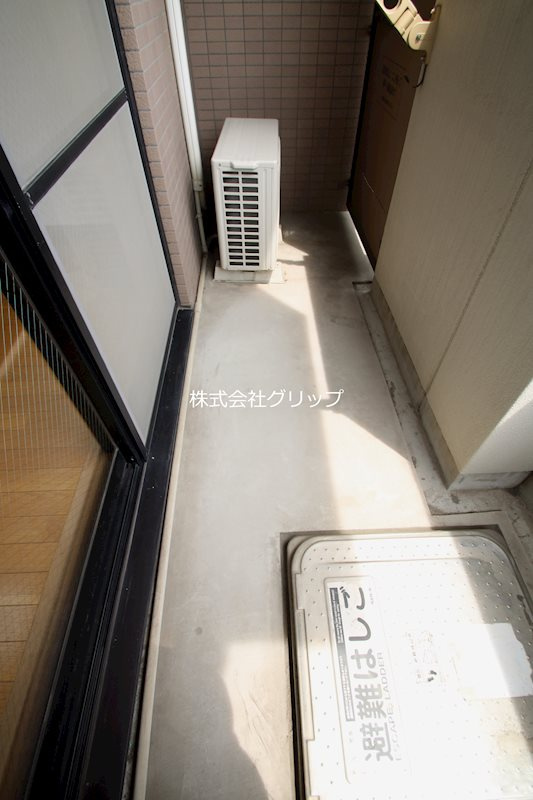 ネオマイム横浜阪東橋弐番館のバルコニー