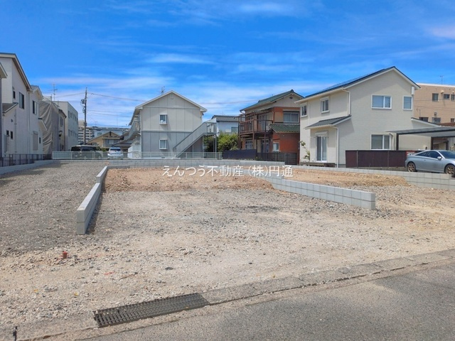 リーブルガーデン森孝2丁目の前面道路含む現地写真
