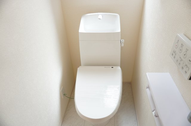 越谷市大字平方 新築分譲住宅のトイレ|2階