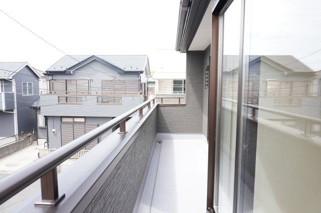 越谷市大字平方 新築分譲住宅のバルコニー