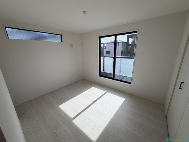 厚木市戸室6期　新築戸建　全2棟2号棟の洋室