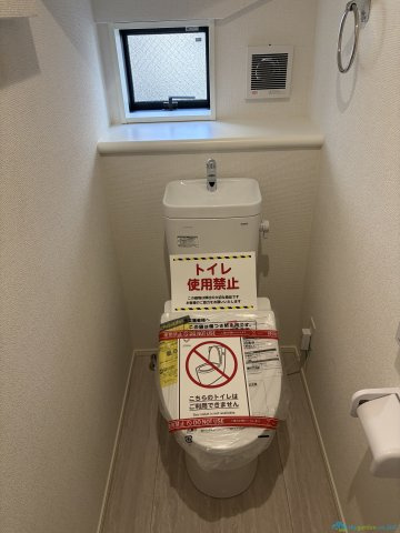 厚木市戸室6期　新築戸建　全2棟2号棟のトイレ
