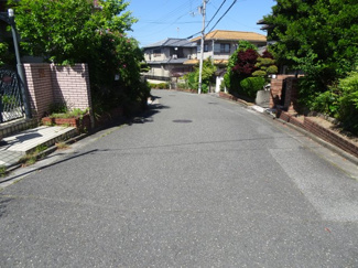 【前面道路含む現地写真】 | 川西市けやき坂2丁目7の7　中古一戸建て