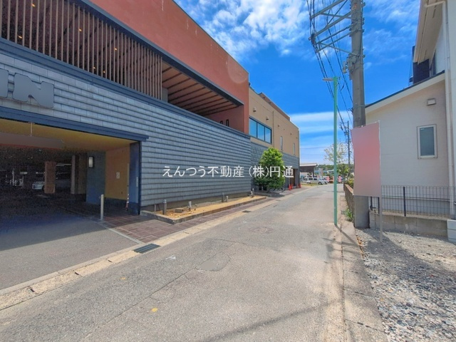 リーブルガーデン森孝2丁目の前面道路含む現地写真