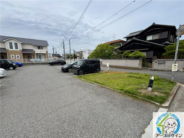 ソレアード本荘壱番館の駐車場