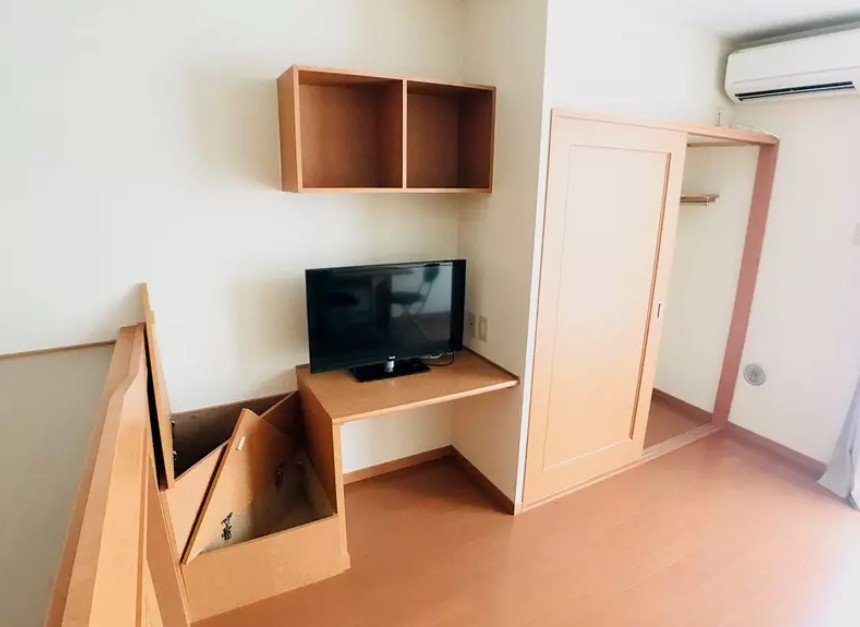 レオパレスルーチェの居間・リビング