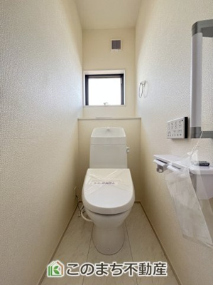 【トイレ】 | LievleGarden.S第2八千代菅谷　1号棟 | 同社施工物件写真。※建具やフローリング、その他仕様が異なる場合がございます。