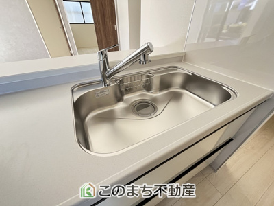 【キッチン】 | LievleGarden.S第2八千代菅谷　1号棟 | 同社施工物件写真。※建具やフローリング、その他仕様が異なる場合がございます。