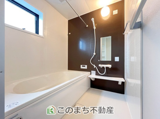 【浴室】 | LievleGarden.S第2八千代菅谷　 | 雨の日の洗濯も安心♪換気乾燥暖房機を完備した1坪サイズのシステムバスです！
