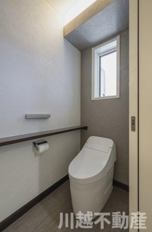 開放感あふれる3面角地　明るいLDK広々38帖のトイレ|1階トイレも落ち着いた雰囲気