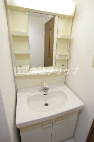グリフォーネ横浜・西口の独立洗面台