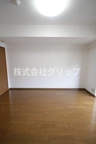 グリフォーネ横浜・西口の洋室