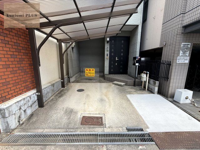 大阪市城東区成育4丁目の駐車場