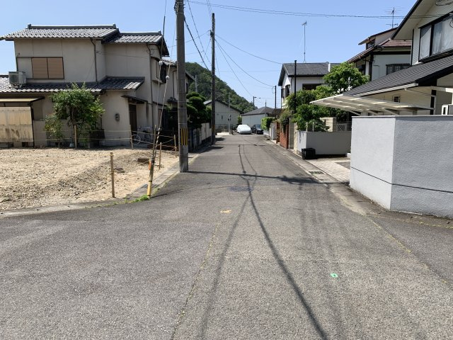 京都市左京区上高野三反田町　建築条件無し売土地の前面道路含む現地写真