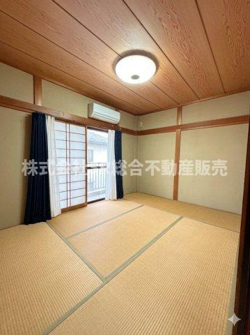 花園東町2丁目中古戸建の寝室|寝る時は布団派の方にはピッタリのお部屋です！（室内写真は加工により家具等を消しています。）