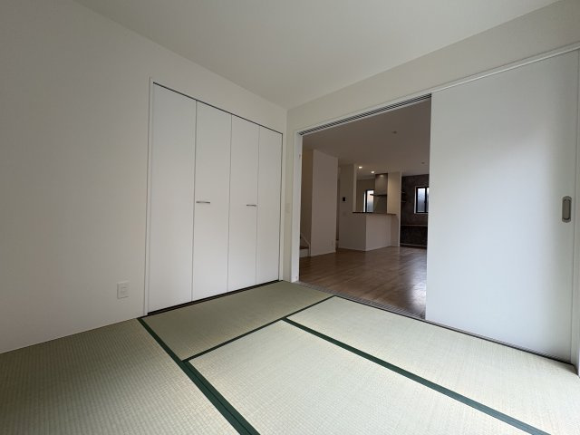 Bloom小倉北区東篠崎1丁目1期　の和室|客間やお子様の遊び場にも便利な和室です。