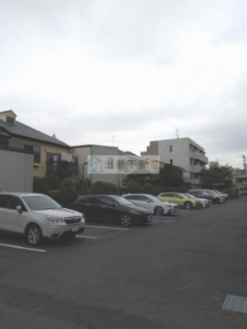 BLESS上池袋の駐車場