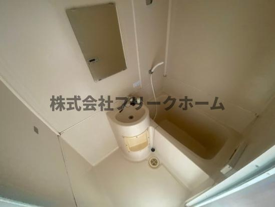 三鷹市井口３丁目のアパートの浴室