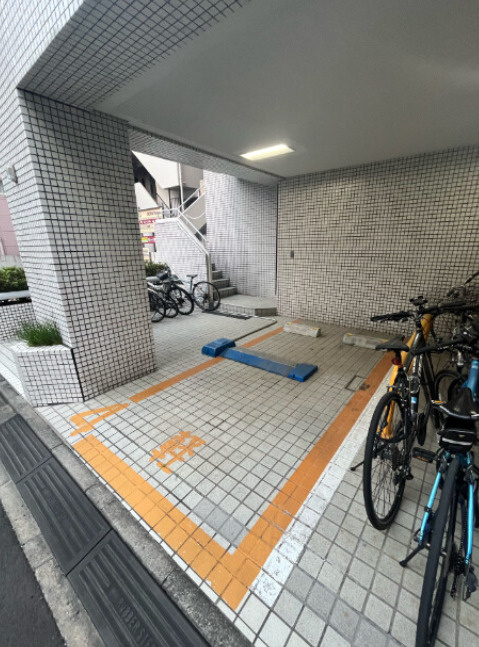 エトワール王子の駐車場