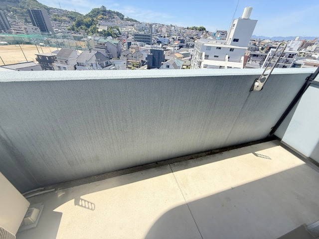 第25やたがいビルのバルコニー