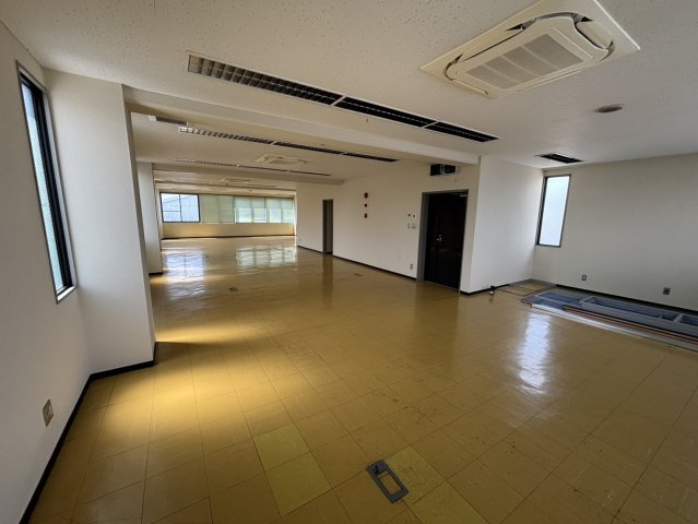 東ノ川１４５－2事務所の内装