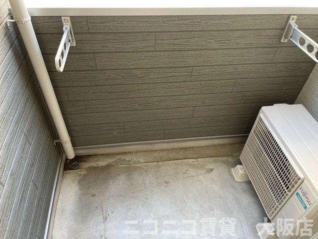 大阪市生野区桃谷２丁目のアパートのバルコニー