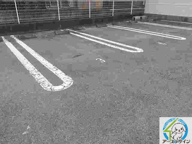 メゾン・プランティークの駐車場