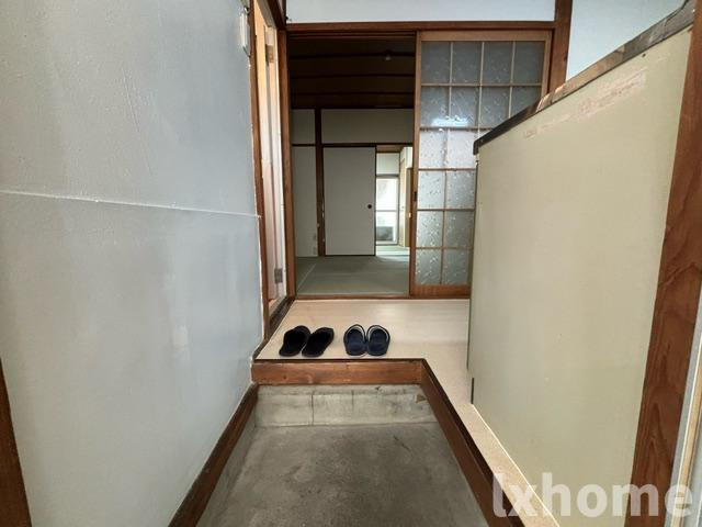 グリーンハイツの玄関|収納もある玄関です