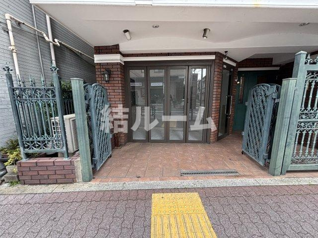 豊島区南長崎２丁目の賃貸マンションのエントランス