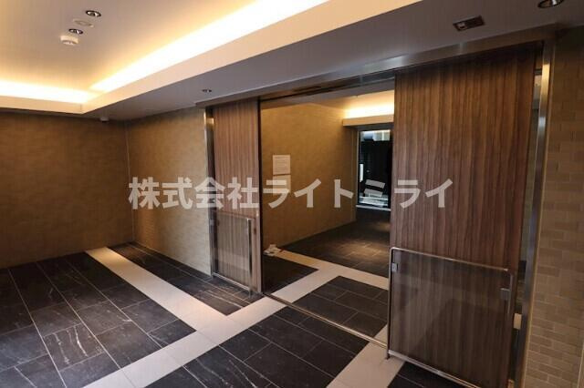 ジェノヴィア赤羽のエントランス| 