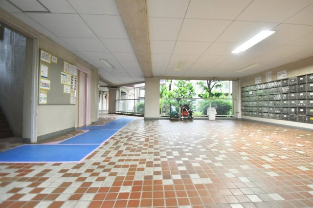 中銀城北パークマンシオンのエントランス|2026.05.21撮影

現地ご見学希望・資料請求などお気軽にお問い合わせ下さい！
03-5990-5201