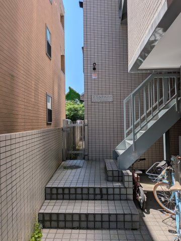 【エントランス】 | 八岩ハイツ湊町 | きれいなエントランスです
