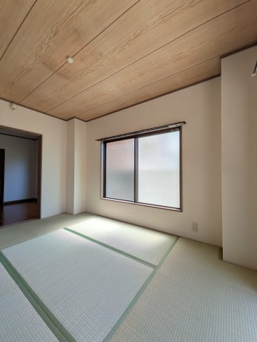 【設備】 | 八岩ハイツ湊町 | 過ごしやすい和室です