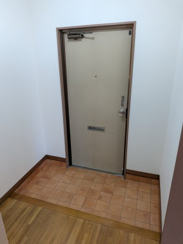 【玄関】 | 八岩ハイツ湊町 | スッキリまとまった玄関です