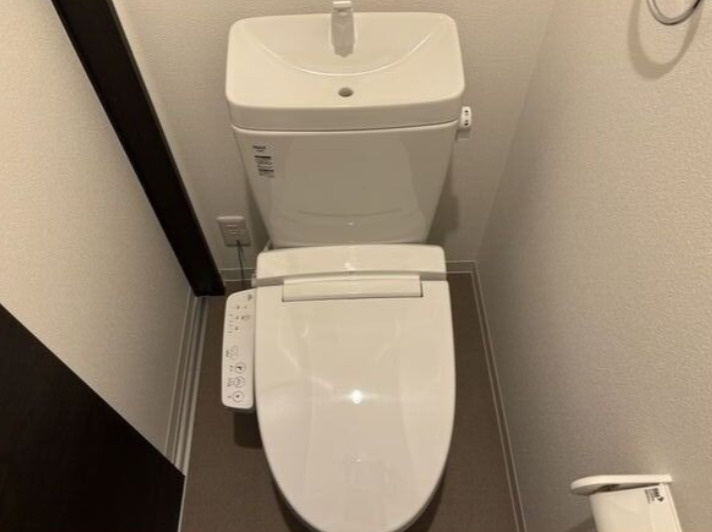 ジーメゾン新在家のトイレ