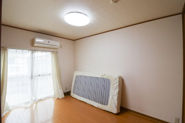 森本町下森本の洋室
