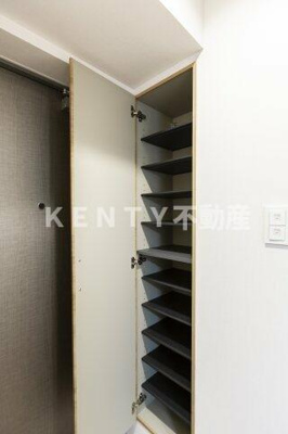【玄関】 | リビオメゾン大森ＷＥＳＴ | 収納もある玄関です