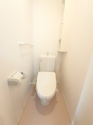 イルフィオーレ藍住Ｂのトイレ|コンパクトで使いやすいトイレです