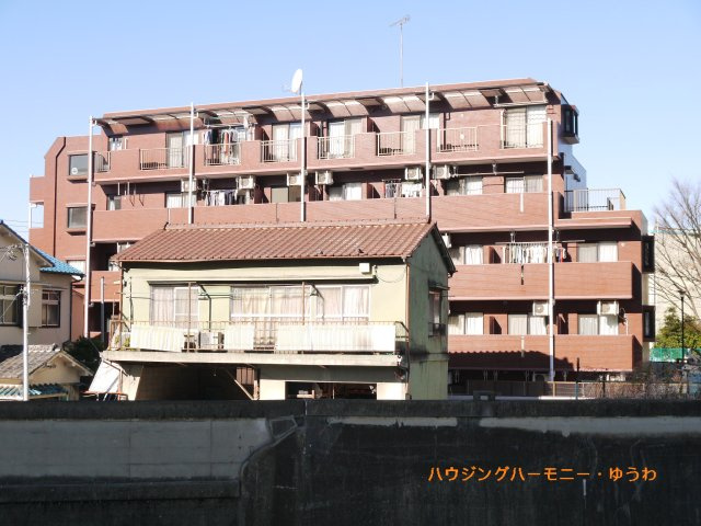 【外観】 | ライオンズマンション王子第６ | 住む人を映し出す洗練された佇まいは、いつまでも輝き続けながらいつしか街の風景に溶け込んでいきます。